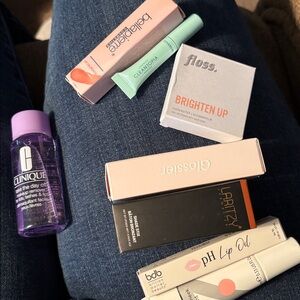 3 set lip oil and lip cream + highlighter